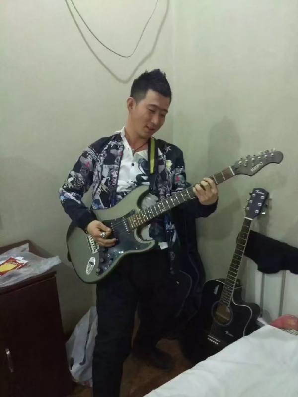 小吉他的第一张照片--南平相亲网