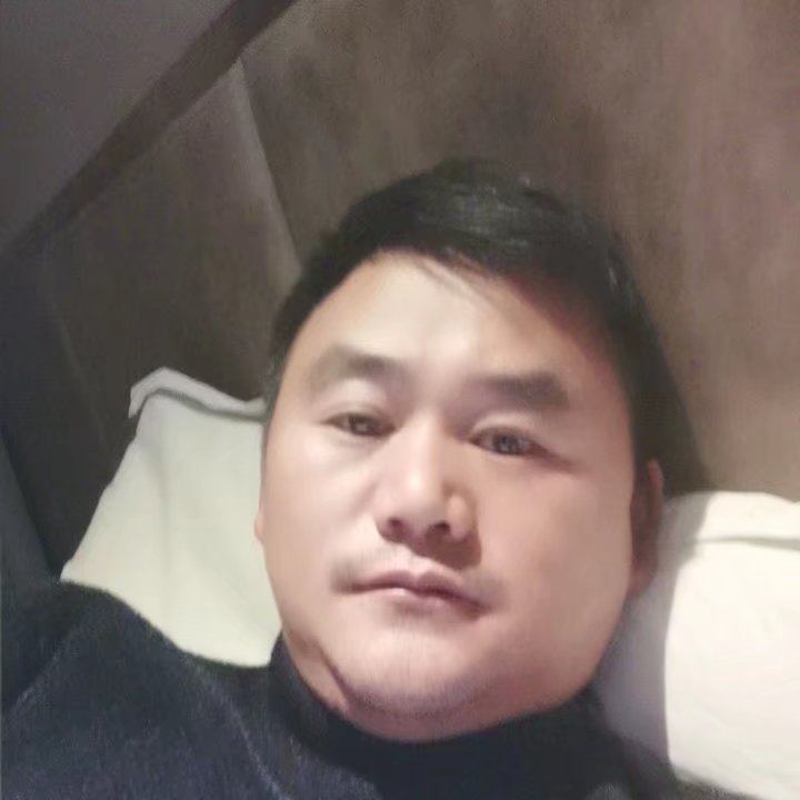 奔跑的第四张照片--南平相亲网