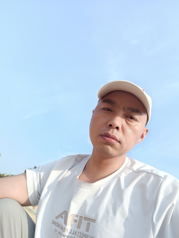 哥哥的第一张照片--南平相亲网