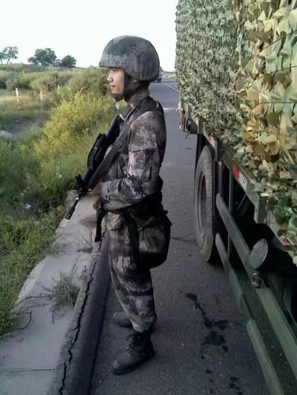 搬砖中的第一张照片--南平相亲网